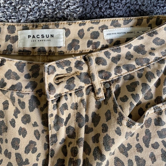PACSUN LEOPARD SHORTS - Picture 4 of 4